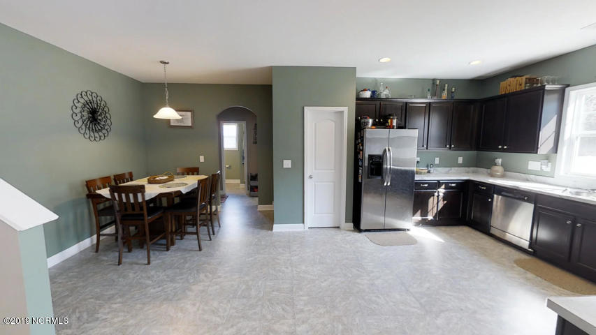 313 Echo Ridge Road Swansboro, NC 28584 - Photo 22 of 38 Kitchen
