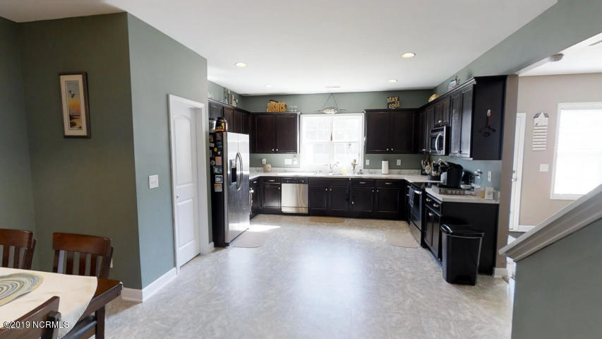 313 Echo Ridge Road Swansboro, NC 28584 - Photo 23 of 38 Kitchen