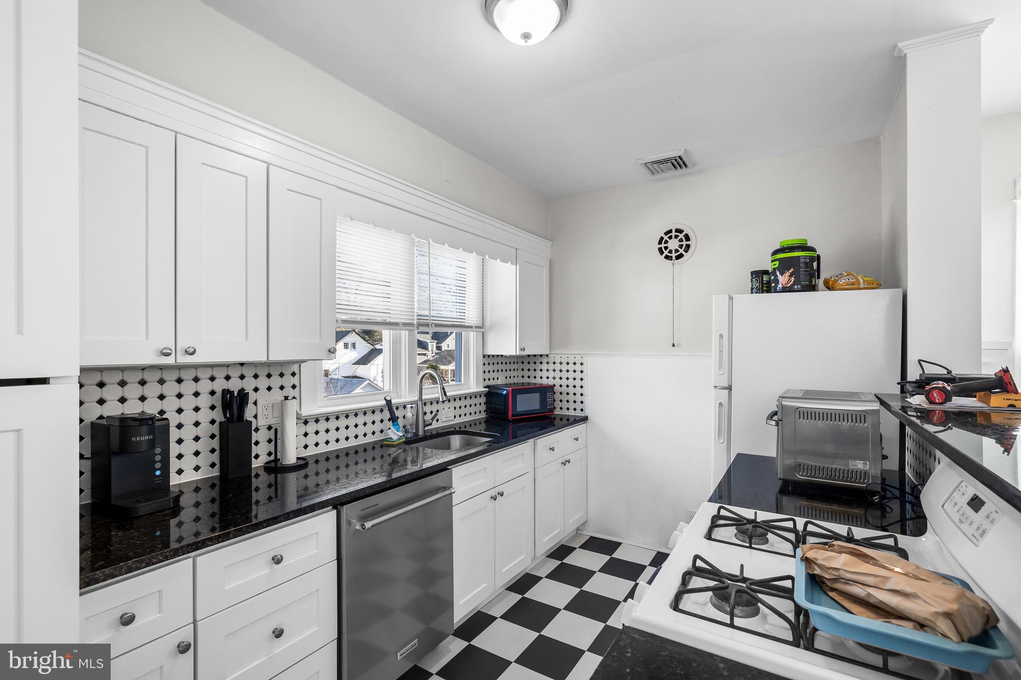 252 Rhoads Avenue Haddonfield, NJ 08033 - Photo 12 of 38 2nd fl kitchen