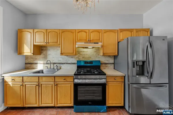 $235,000 | 303 Hamilton Place, Unit A4, Hackensack, NJ 07601