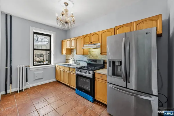 $235,000 | 303 Hamilton Place, Unit A4, Hackensack, NJ 07601