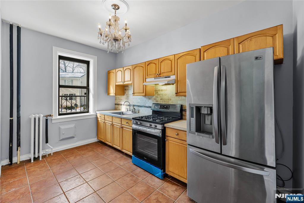 303 Hamilton Place, Unit A4 Hackensack, NJ 07601 - Photo 13 of 20