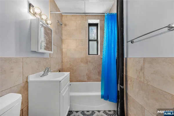 $235,000 | 303 Hamilton Place, Unit A4, Hackensack, NJ 07601