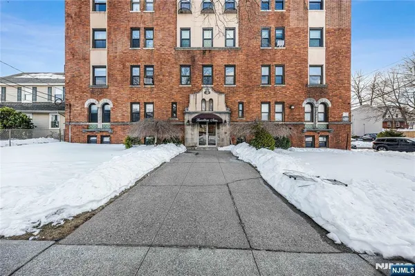 $235,000 | 303 Hamilton Place, Unit A4, Hackensack, NJ 07601
