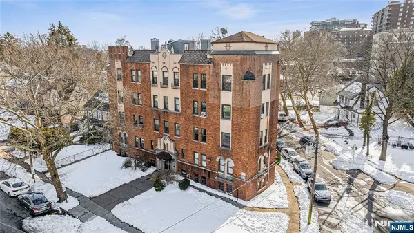 $235,000 | 303 Hamilton Place, Unit A4, Hackensack, NJ 07601