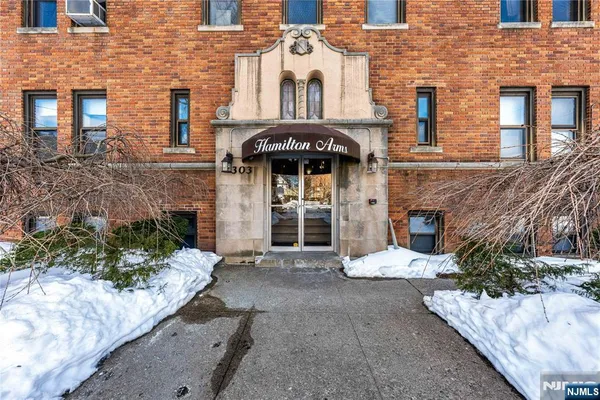 $235,000 | 303 Hamilton Place, Unit A4, Hackensack, NJ 07601