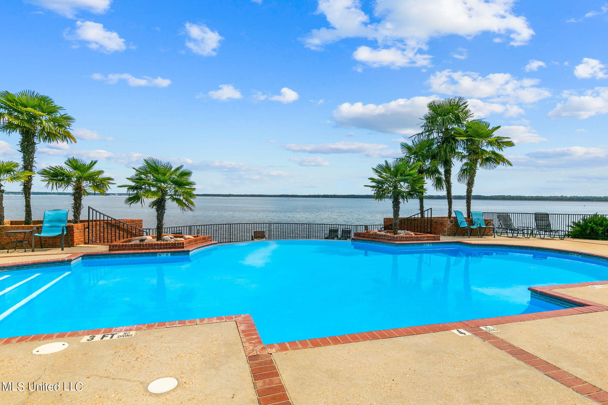 550 Post Road, Unit 605 Ridgeland, MS 39157 - Photo 54 of 56 This is the life!