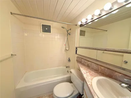 $295,000 | 2860 Waialae Avenue, Unit 4, Honolulu, HI 96826