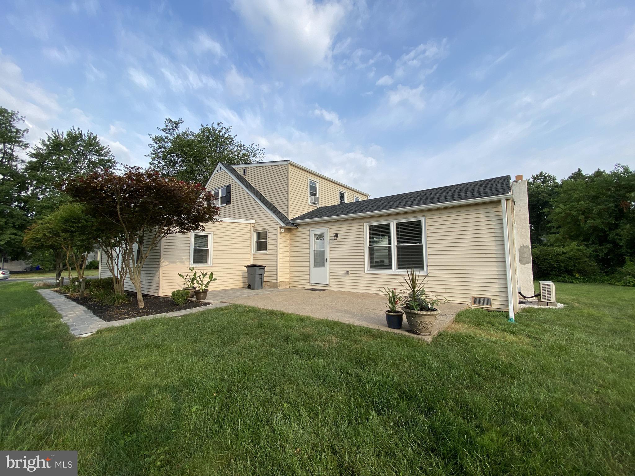 27 Rorer Avenue Hatboro, PA 19040 - Photo 2 of 20 Gallery Image 2