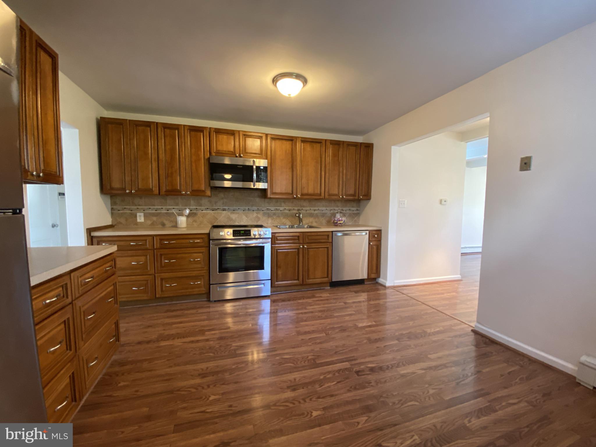27 Rorer Avenue Hatboro, PA 19040 - Photo 6 of 20 Gallery Image 6
