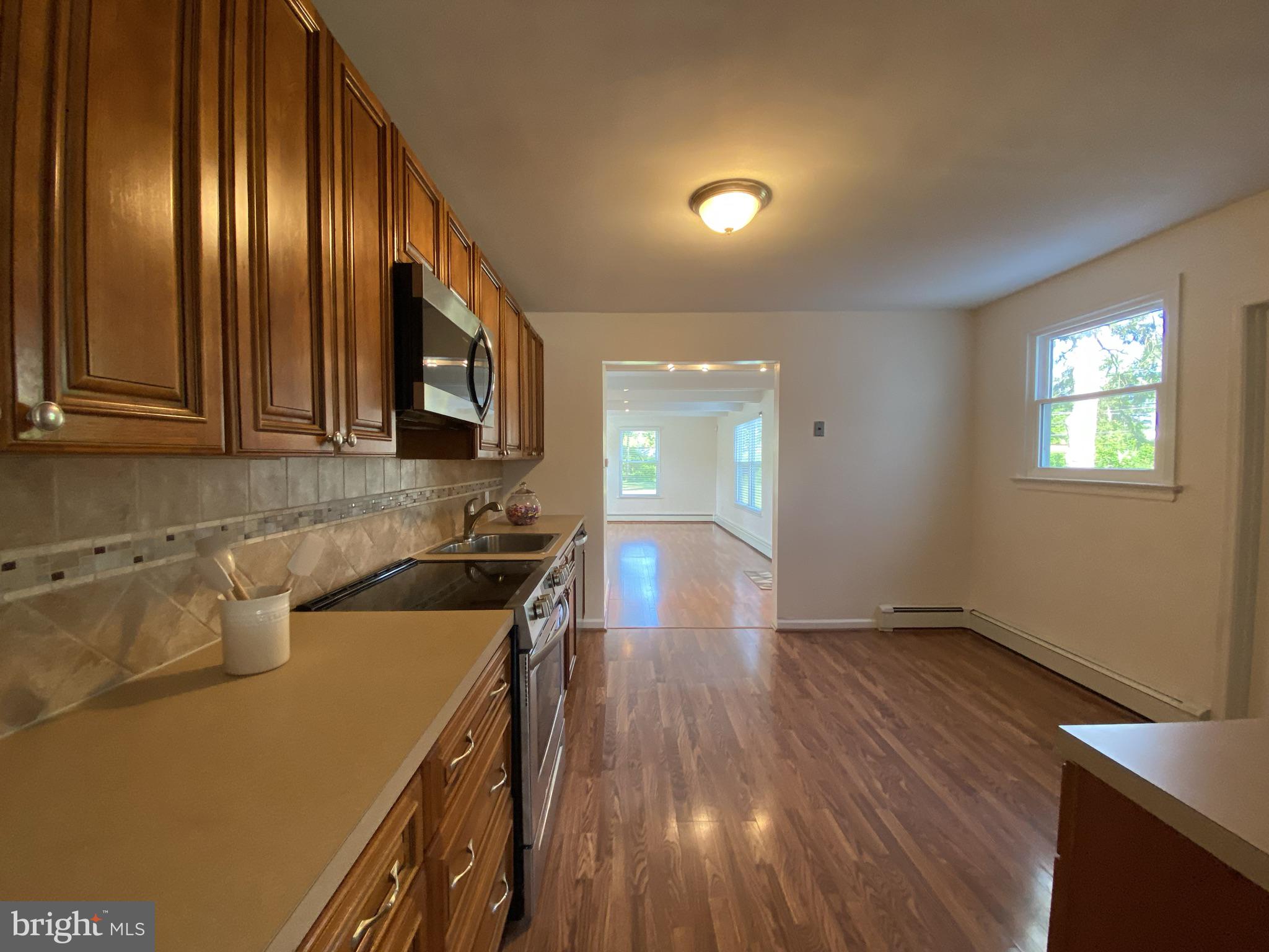 27 Rorer Avenue Hatboro, PA 19040 - Photo 8 of 20 Gallery Image 8