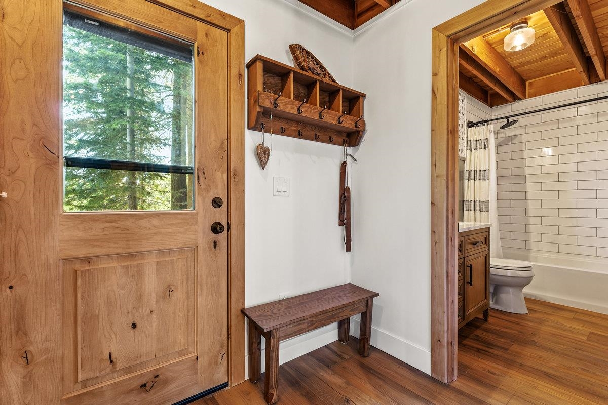 10175 Washoe Road Truckee, CA 96161 - Photo 19 of 20 a view of a room that has a bench in it