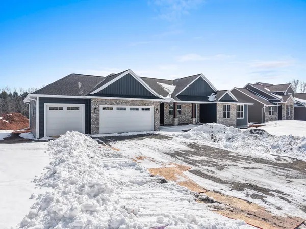 $749,900 | 1604 Torchwood Trail, De Pere, WI 54115