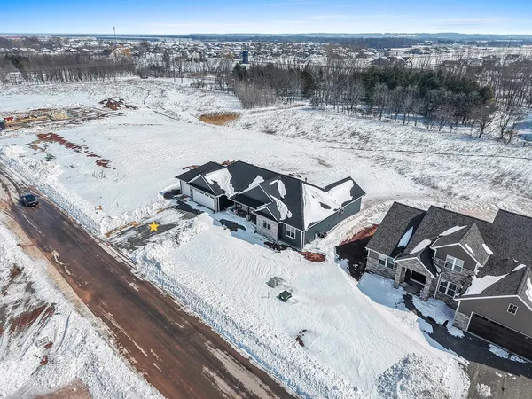 $749,900 | 1604 Torchwood Trail, De Pere, WI 54115