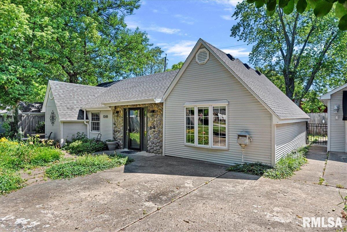 3240 South 1st Street Springfield, IL 62703 - Photo 3 of 37