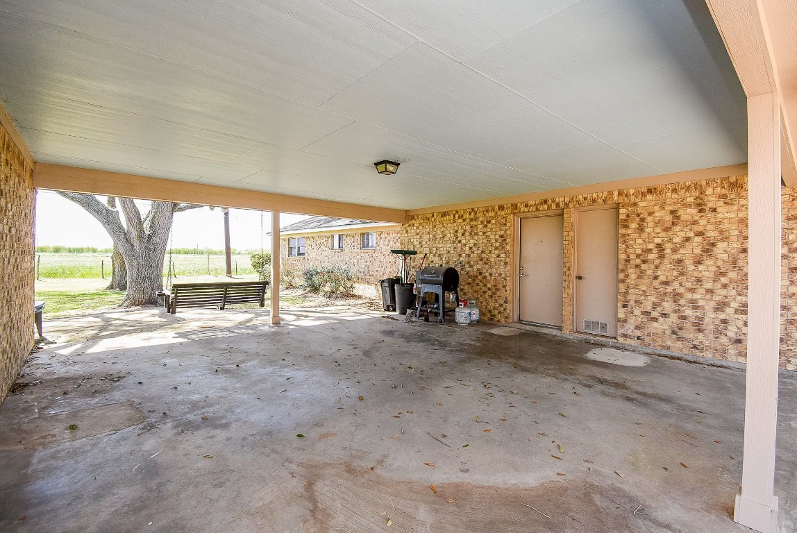 2719 Vail Road Rosenberg, TX 77471 - Photo 12 of 37 a view of an empty room with a window