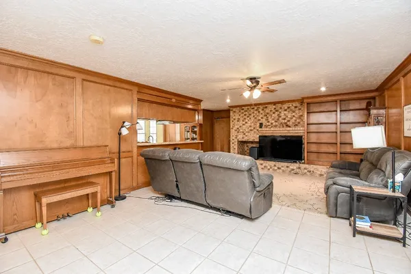 $384,999 | 2719 Vail Road, Rosenberg, TX 77471