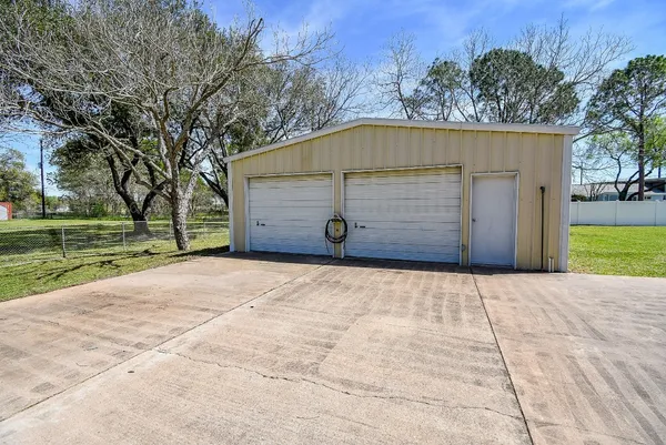 $384,999 | 2719 Vail Road, Rosenberg, TX 77471