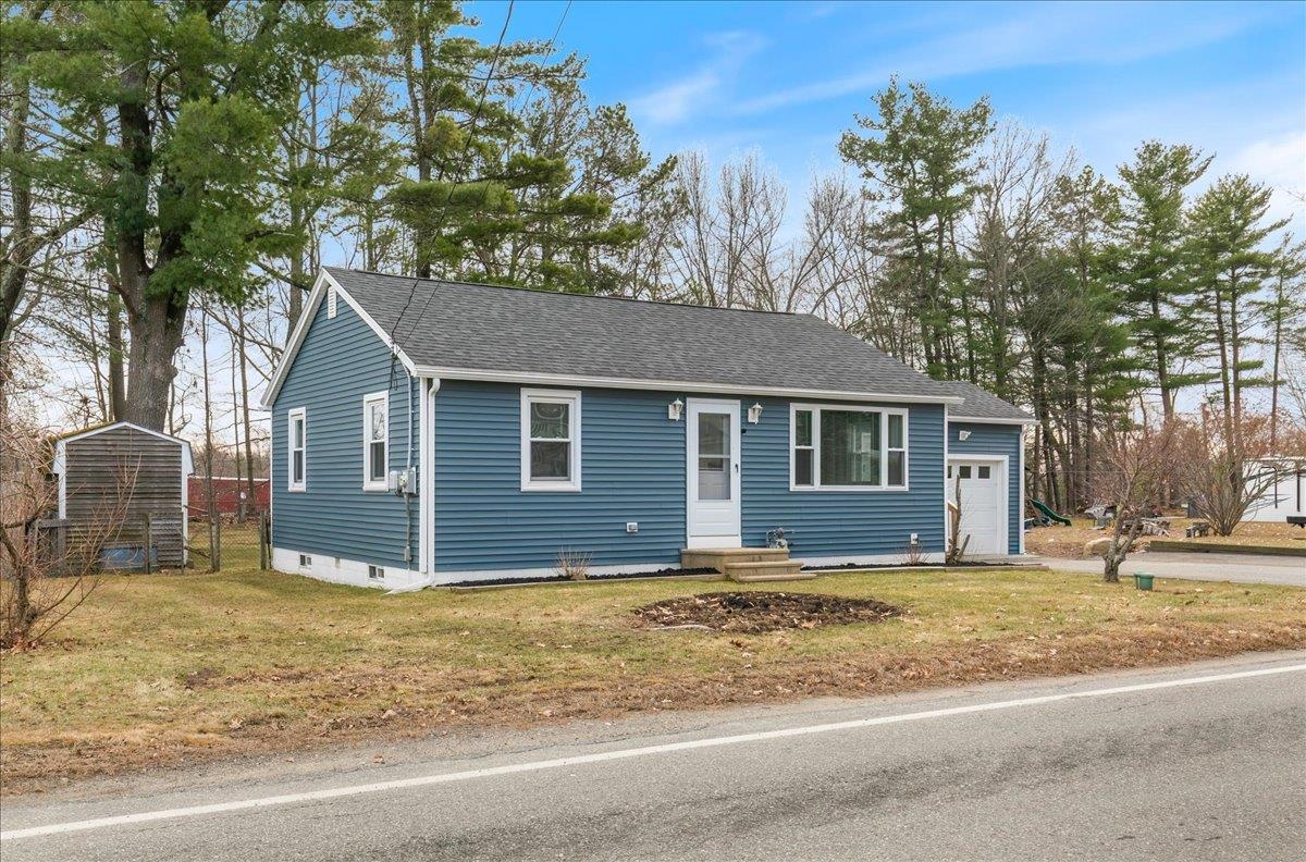 18 Old Road Plaistow, NH 03865 - Photo 2 of 29
