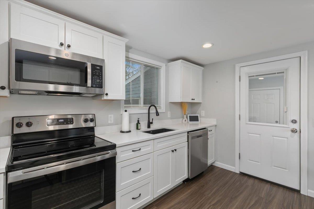 18 Old Road Plaistow, NH 03865 - Photo 6 of 29