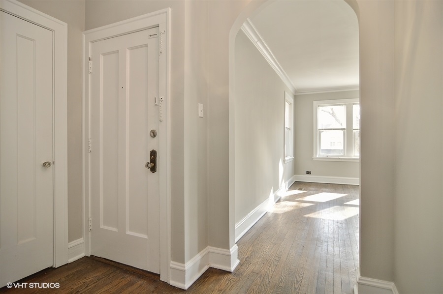 1109 Cleveland Street Evanston, IL 60202 - Photo 2 of 28