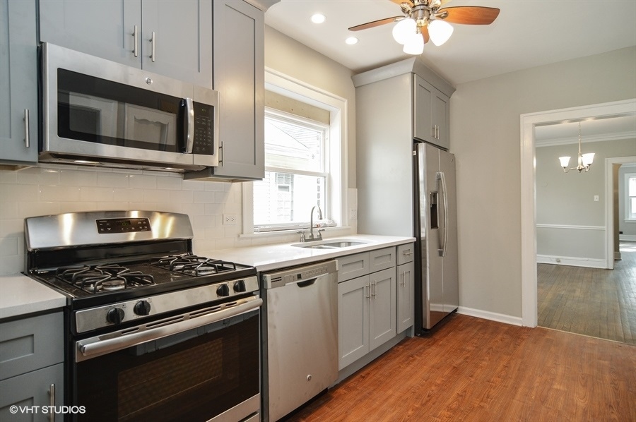 1109 Cleveland Street Evanston, IL 60202 - Photo 6 of 28