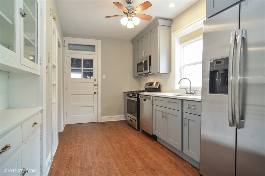 1109 Cleveland Street Evanston, IL 60202 - Photo 7 of 28
