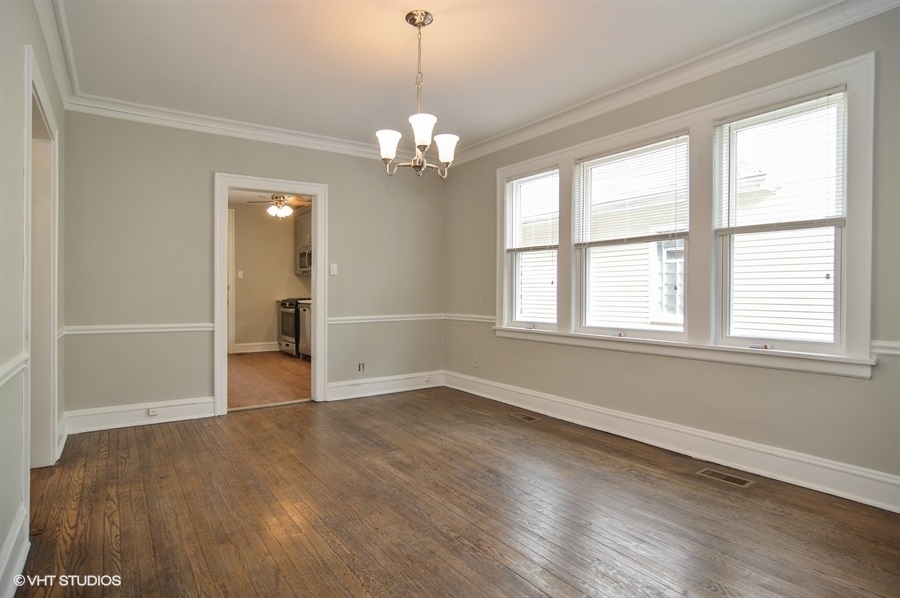 1109 Cleveland Street Evanston, IL 60202 - Photo 8 of 28