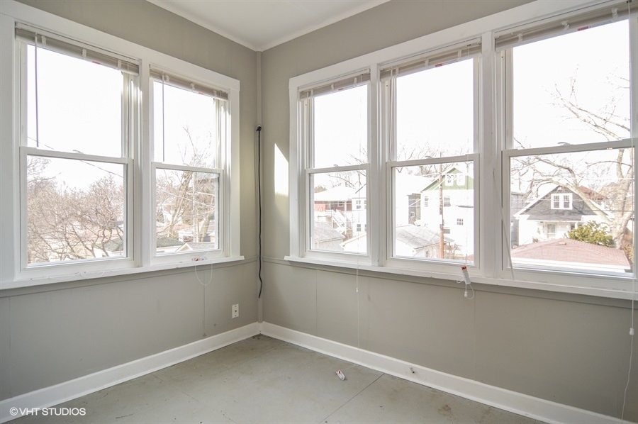 1109 Cleveland Street Evanston, IL 60202 - Photo 10 of 28