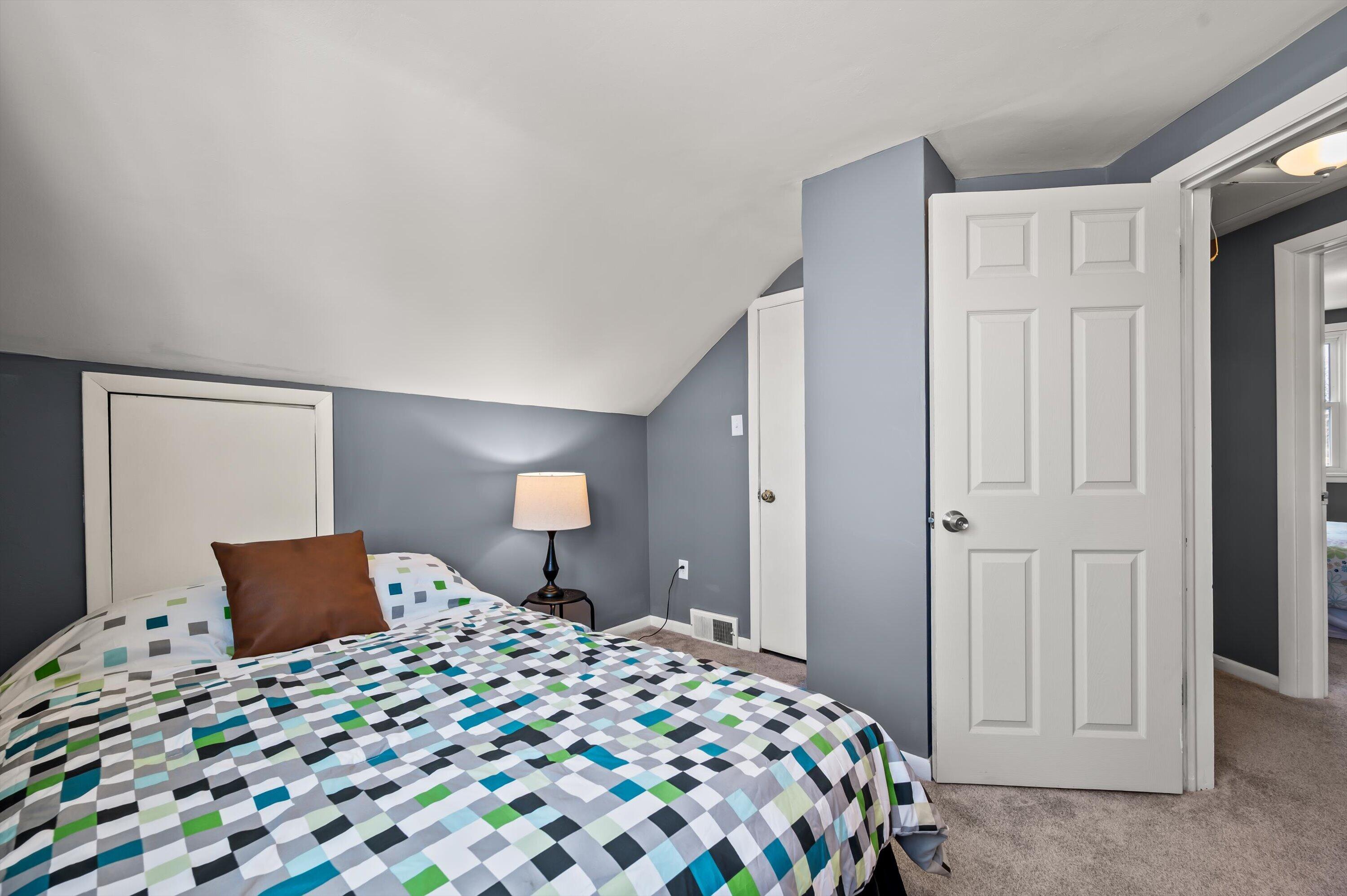 6706 West Chambers Street Milwaukee, WI 53210 - Photo 22 of 33 26-DSC2376