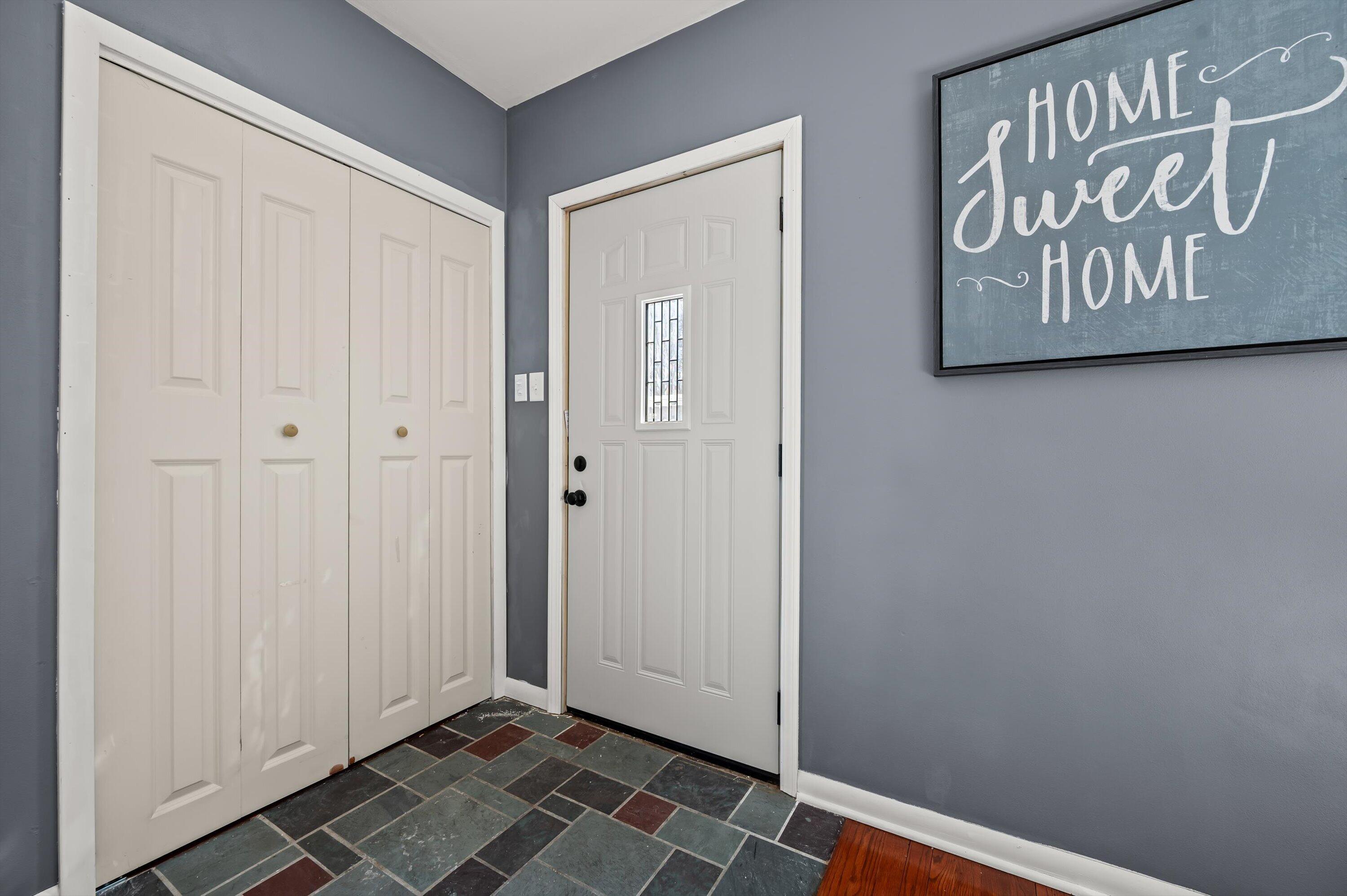6706 West Chambers Street Milwaukee, WI 53210 - Photo 4 of 33 06-DSC2274