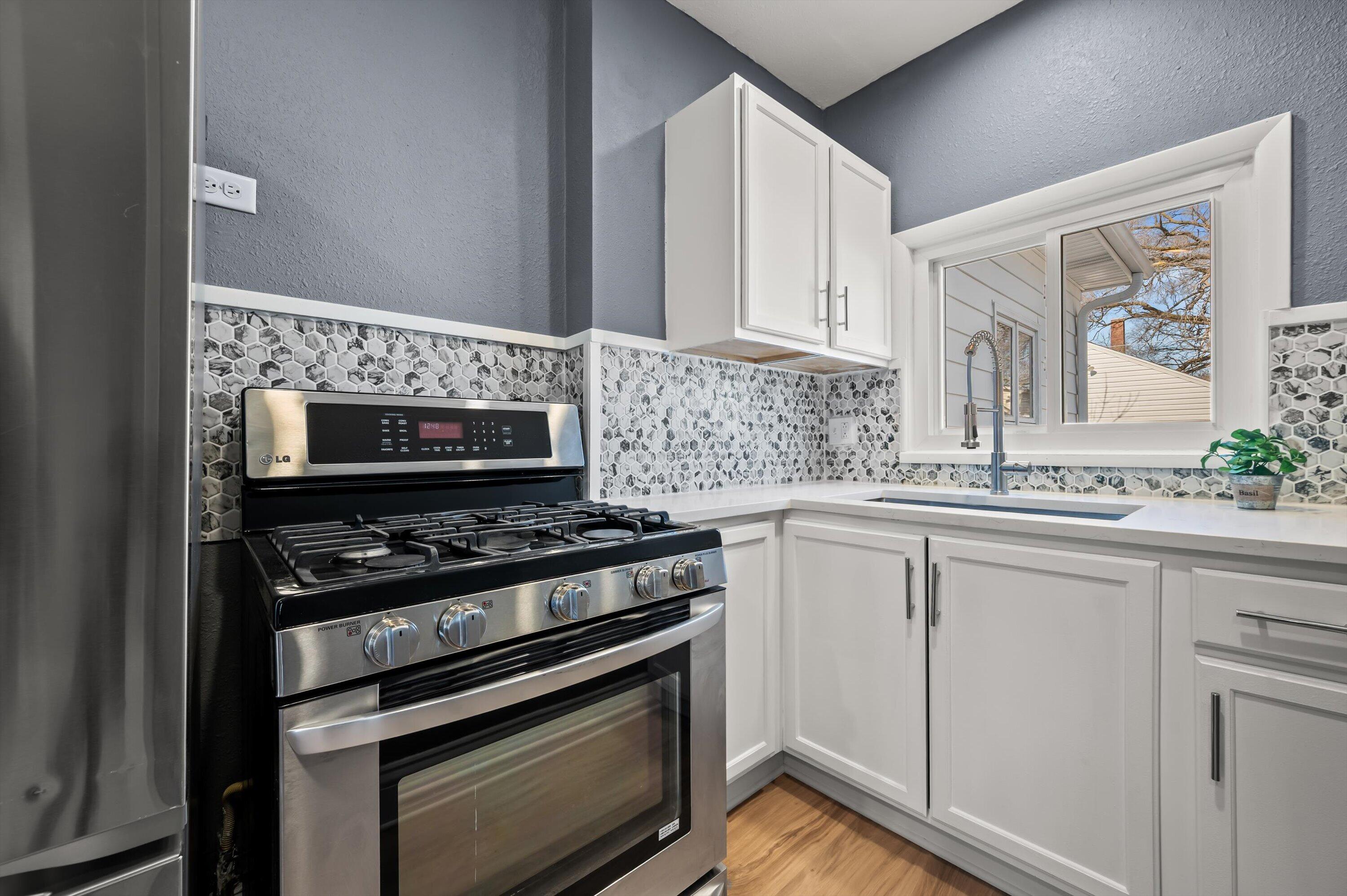 6706 West Chambers Street Milwaukee, WI 53210 - Photo 10 of 33 14-DSC2318