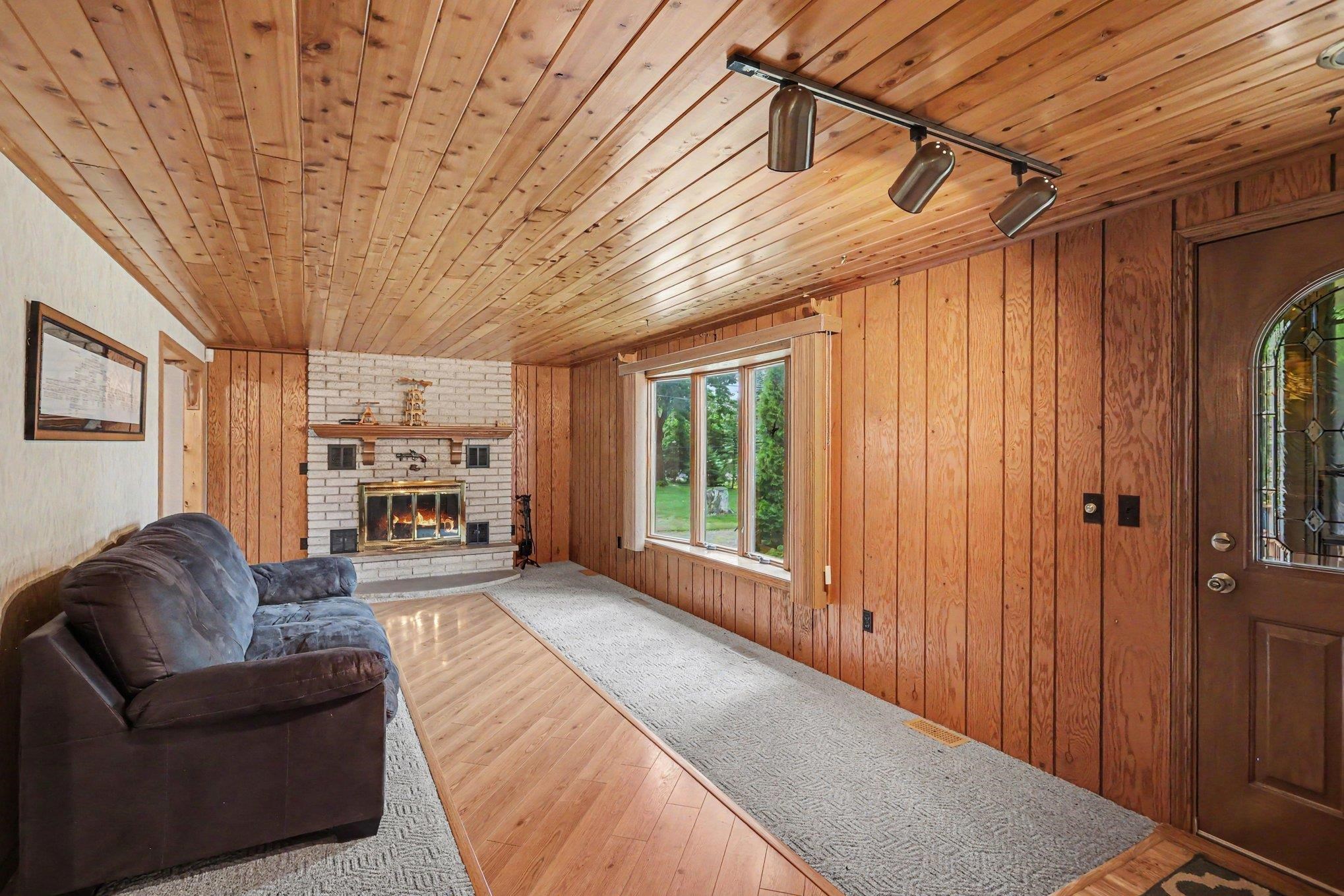 2437 Amelith Road Bay City, MI 48706 - Photo 8 of 36