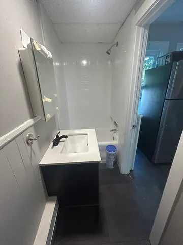 $2,500 | 12-24 D Street, Unit 14, Whitinsville, MA 01588