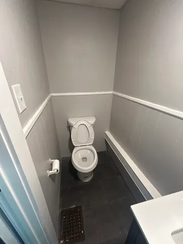 $2,500 | 12-24 D Street, Unit 14, Whitinsville, MA 01588