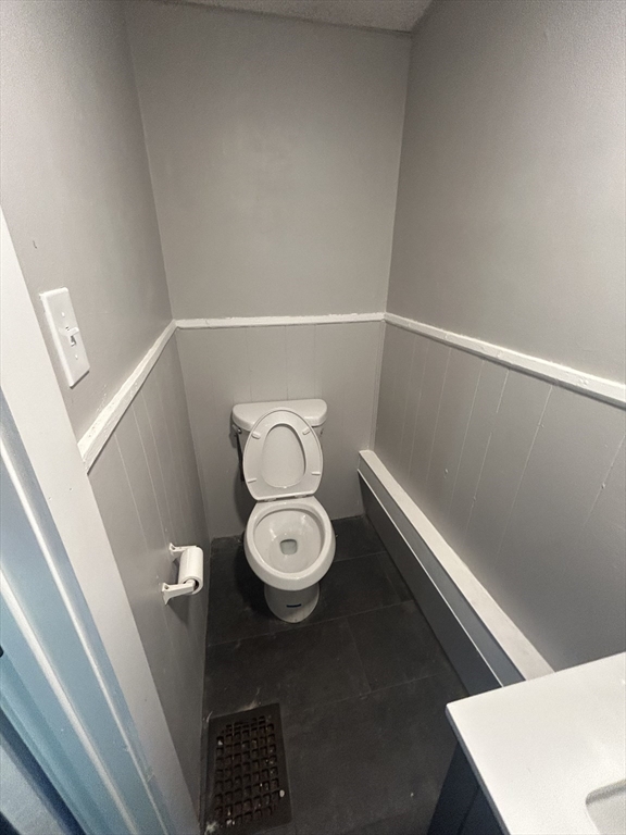 12-24 D Street, Unit 14 Whitinsville, MA 01588 - Photo 3 of 21