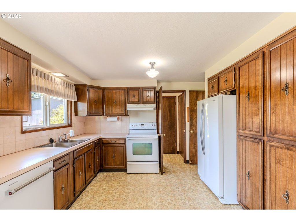 17820 Southeast Emi Street Damascus, OR 97015 - Photo 25 of 47