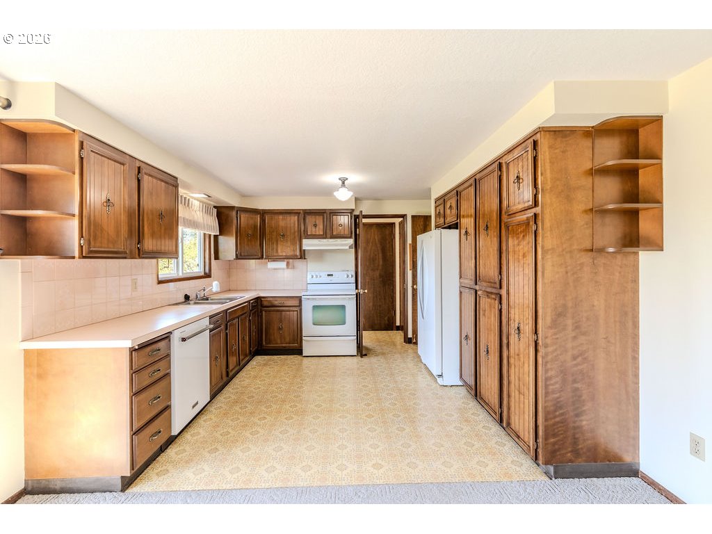 17820 Southeast Emi Street Damascus, OR 97015 - Photo 26 of 47