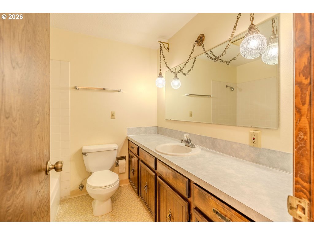 17820 Southeast Emi Street Damascus, OR 97015 - Photo 36 of 47