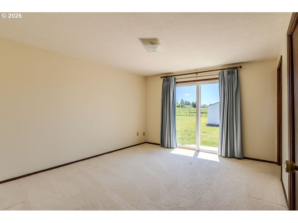 17820 Southeast Emi Street Damascus, OR 97015 - Photo 42 of 47
