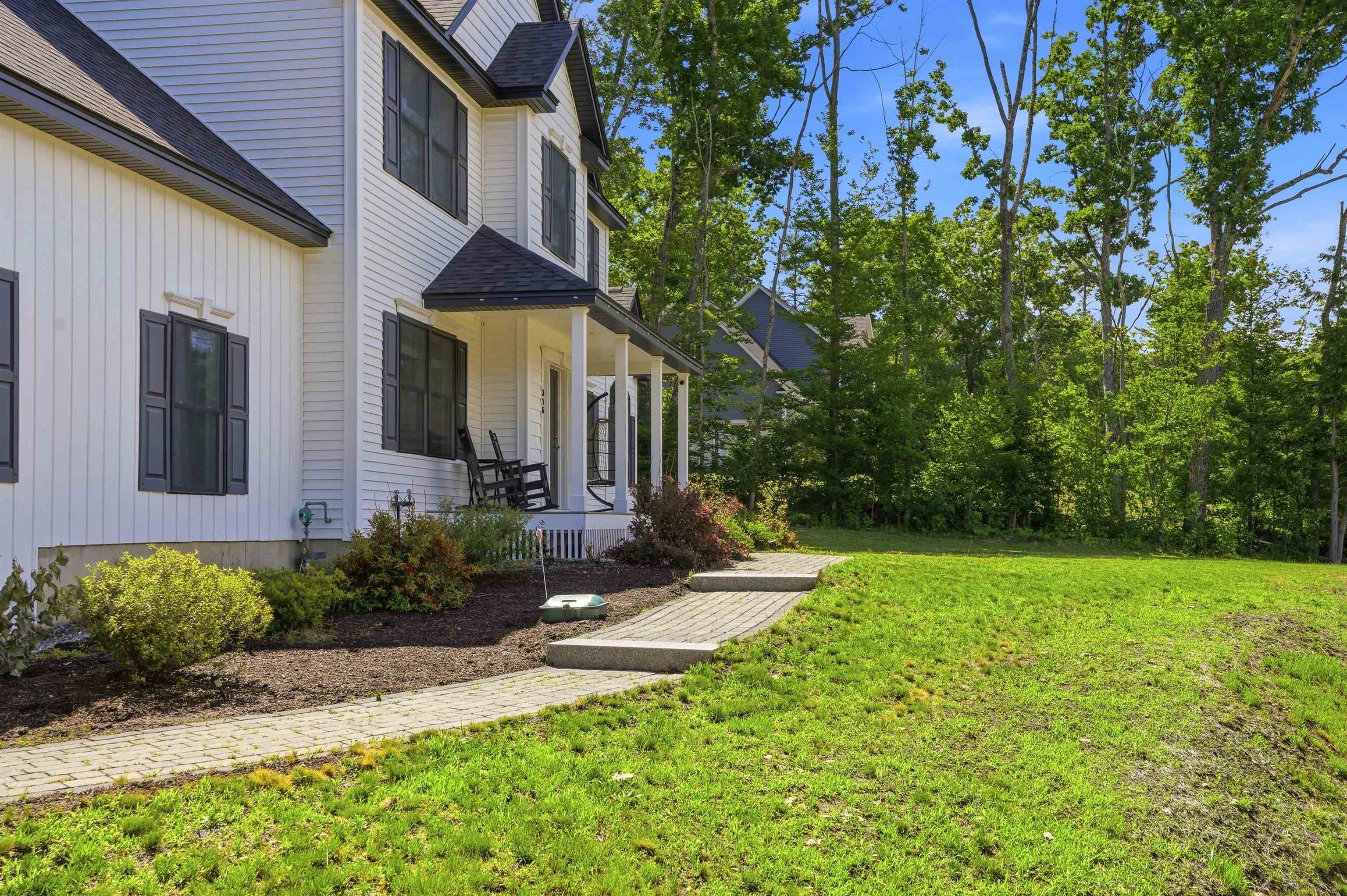 316 Montelona Road Goffstown, NH 03045 - Photo 10 of 60