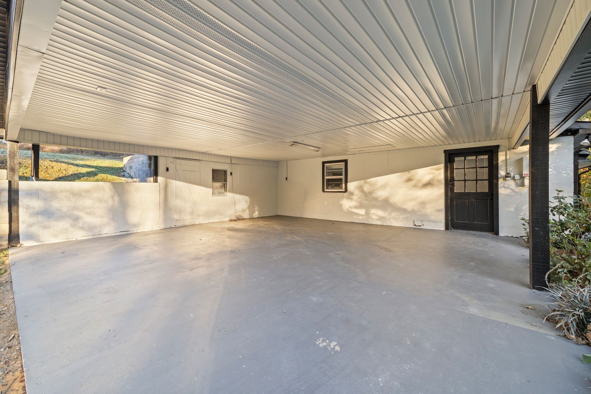 133 Mockerson Road Leoma, TN 38468 - Photo 7 of 33 a view of an empty room with windows