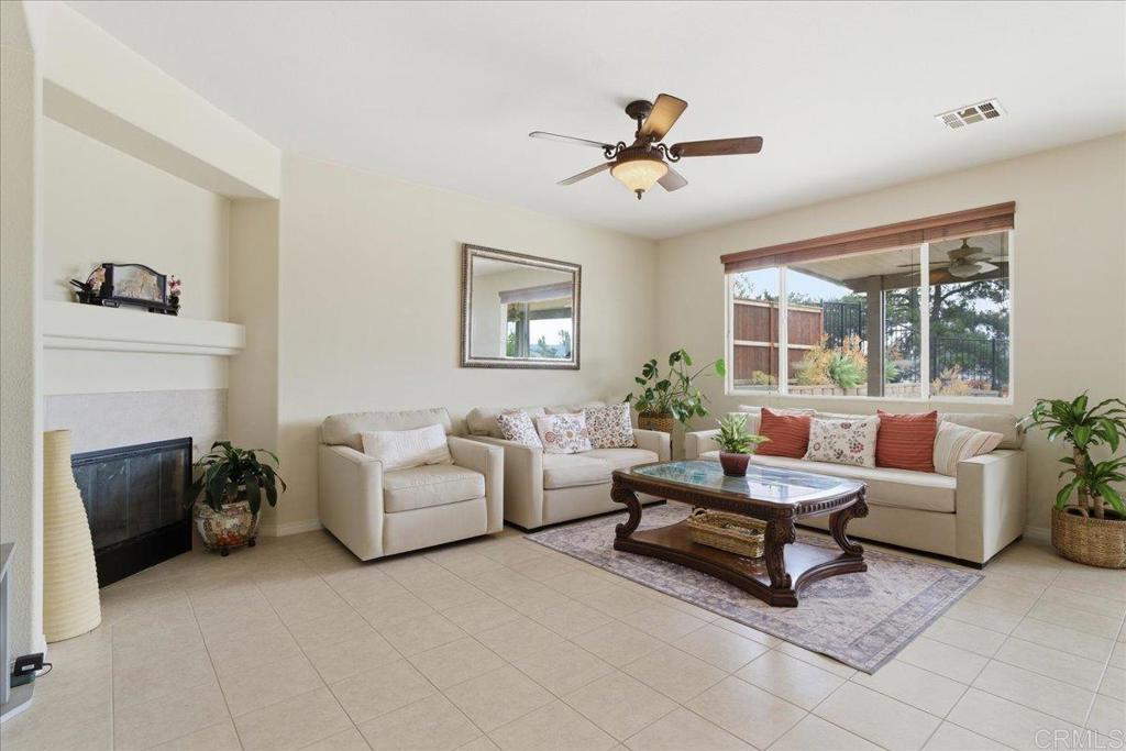 745 Helmsdale Road San Marcos, CA 92069 - Photo 6 of 38