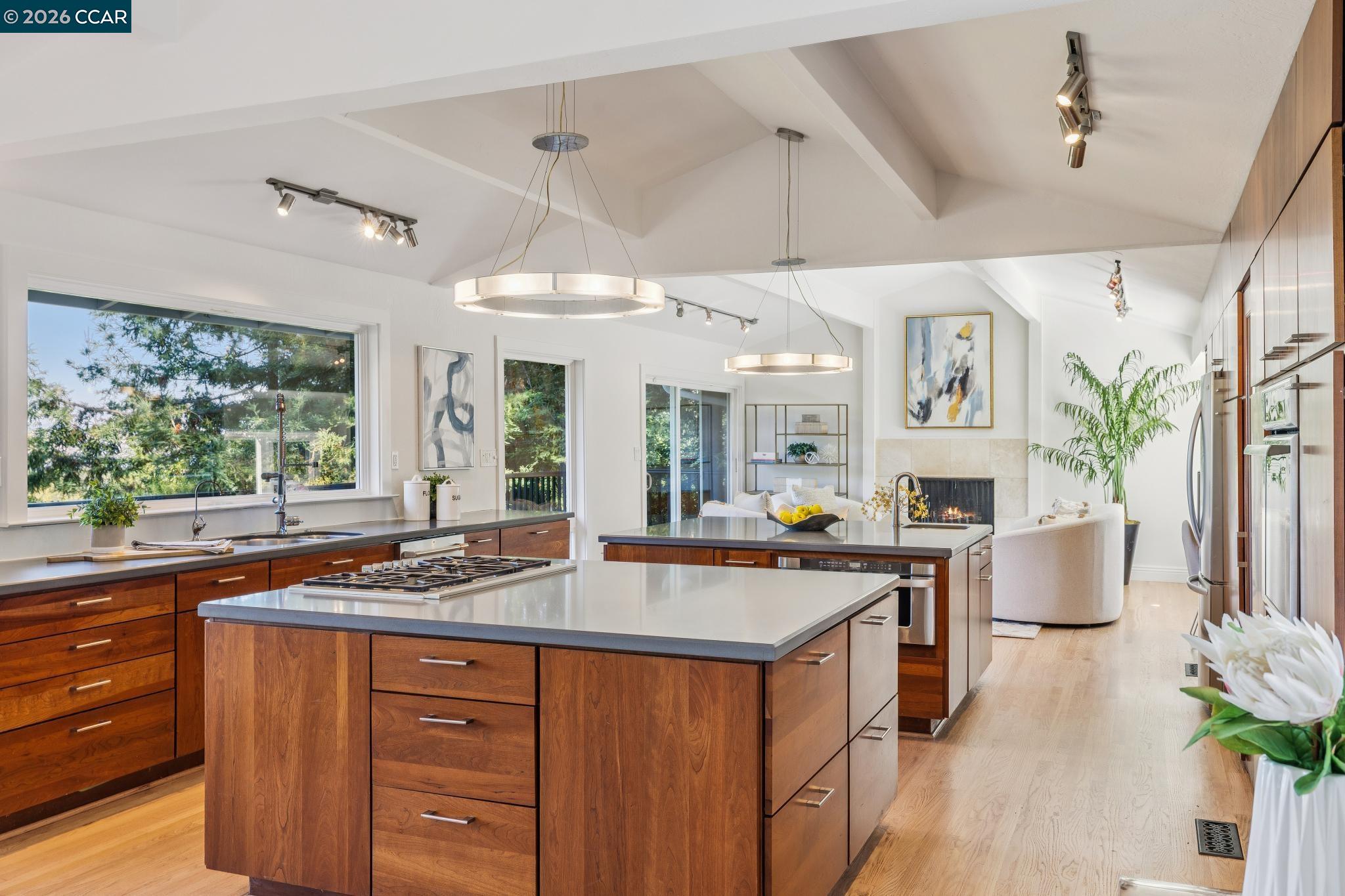 583 Tahos Road Orinda, CA 94563 - Photo 13 of 31 Gallery Image 13