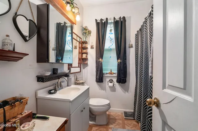 $325,000 | 944 Park Avenue, Schenectady, NY 12308