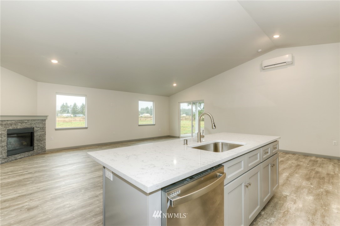 8426 183rd Avenue Southwest, Unit 3 Rochester, WA 98579 - Photo 4 of 30