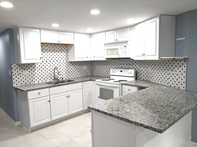 $1,600 | 5627 North Campbell Avenue, Unit G, Chicago, IL 60659