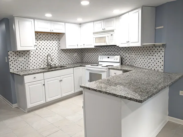 $1,600 | 5627 North Campbell Avenue, Unit G, Chicago, IL 60659