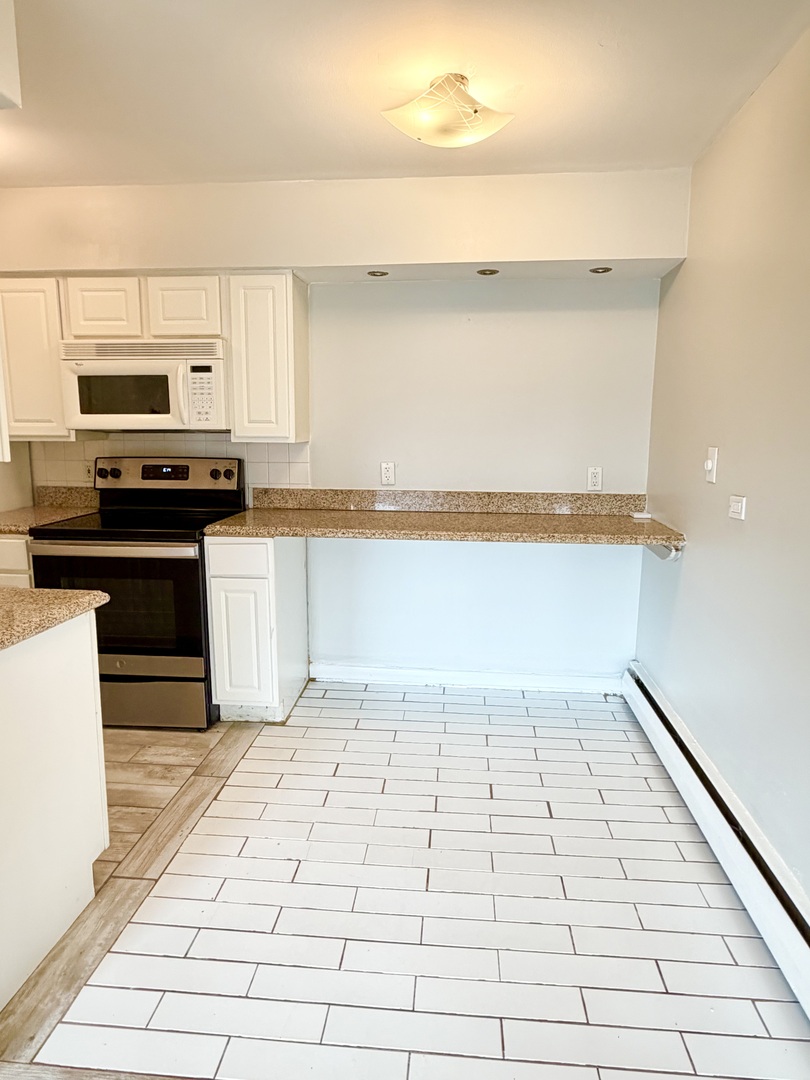 605 North Wolf Road, Unit 8E Hillside, IL 60162 - Photo 6 of 18