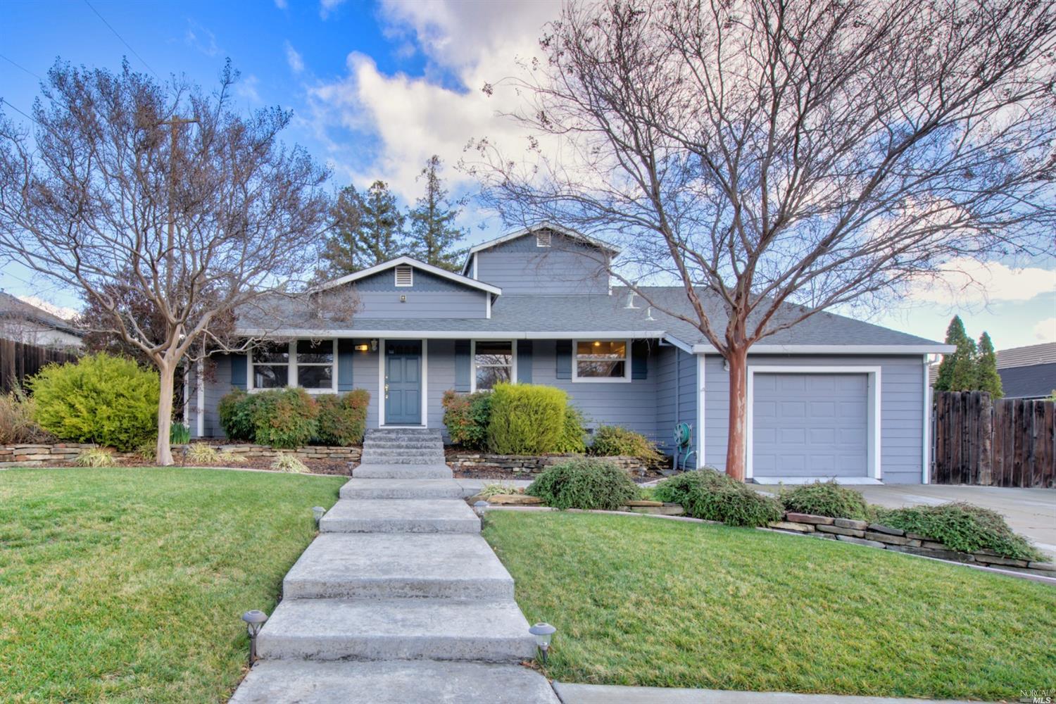 42 Vine Street, Vacaville, CA 95688 Compass